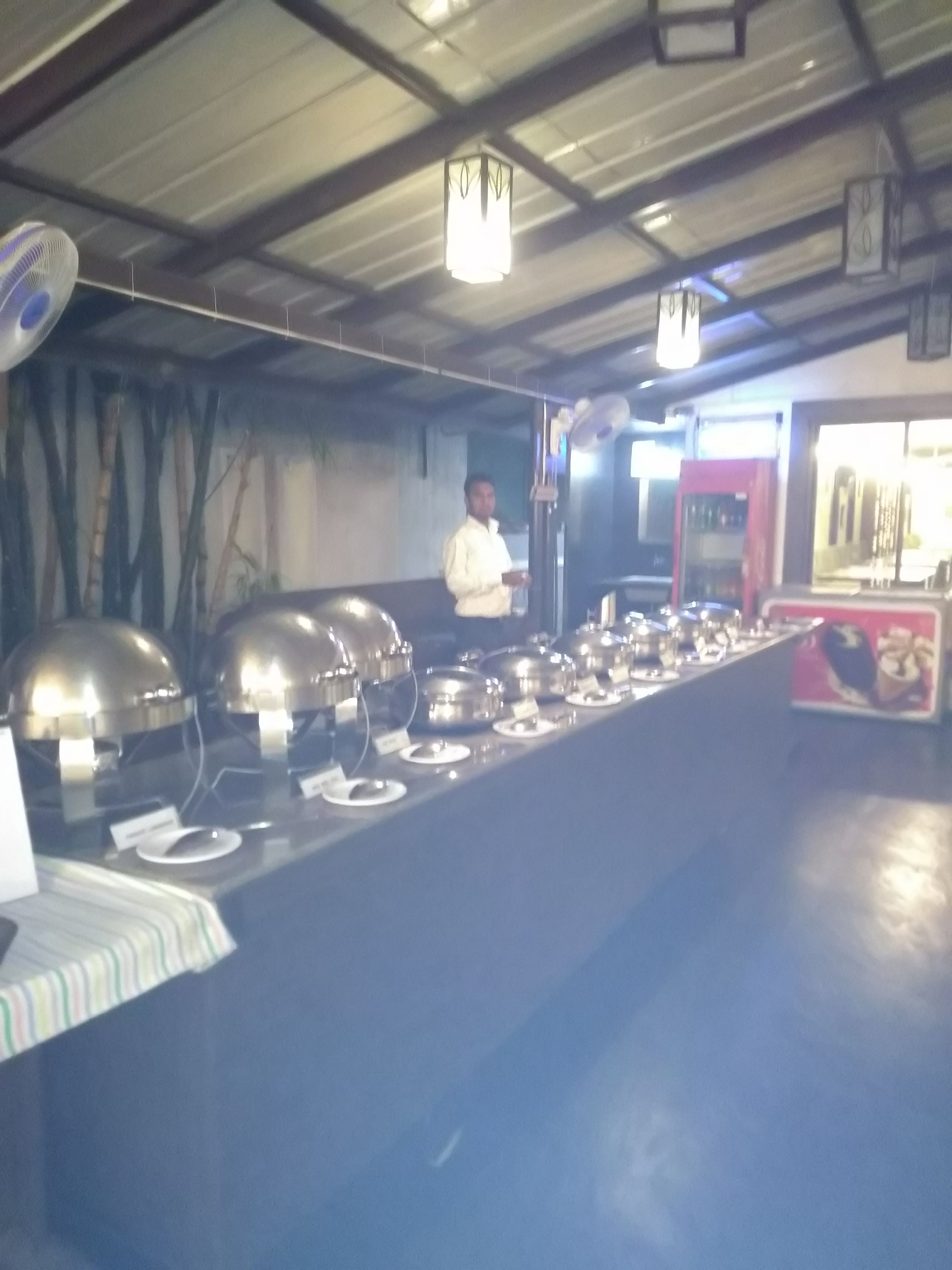 Desayuno buffet diario (INR 221 por persona)