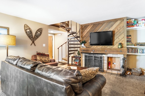 Condo w/ Peaceful Location in West Keystone, Private Patio & Close to Shuttle