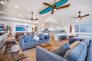 TV - Beachfront | Sunsets | Spa | Surf Spot (Haleiwa)