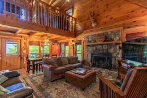 TV, fireplace, DVD player, foosball - St Johns Ridge - Heart of Valle Crucis - Hot Tub- Firepit - River and Mountain Views (Sugar Grove)