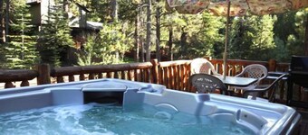  Custom Luxury Home With Hot Tub & Pool Table  