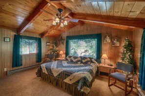 3 bedrooms, iron/ironing board, travel cot, WiFi - Grandma’s Cabin Rental, in Island Park Idaho near Yellowstone National Park (Island Park)