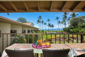 Outdoor dining - Beautiful 2BR 2BA Condo w/ Panoramic Ocean Views, Wifi, Free Parking! (Kihei)