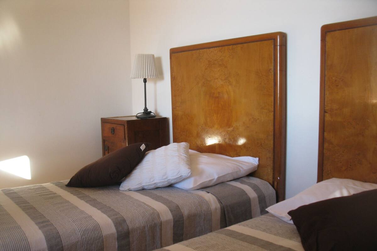 Suite, vue mer | 1 chambre, fer et planche à repasser, Wi-Fi gratuit