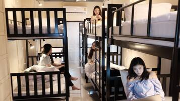 واي فاي مجانًا وملاءات أسرّة