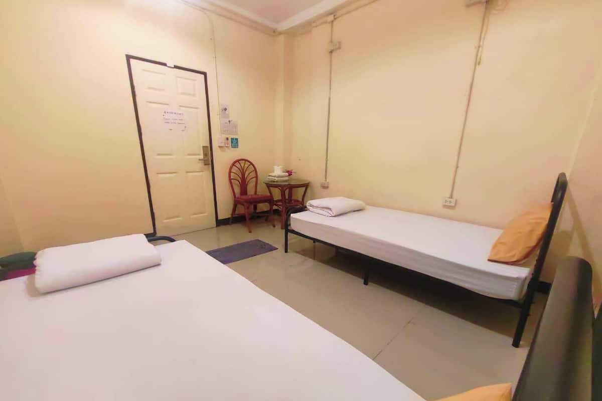 Tvåbäddsrum - delat badrum | Gratis wi-fi och sängkläder