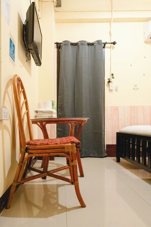 Chambre Standard, 1 grand lit, salle de bains privée | Wi-Fi gratuit, draps fournis