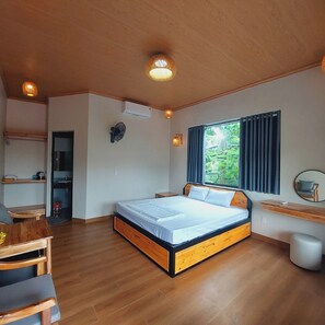 Deluxe Double Room - Ninh Binh Mountain Side Homestay & Cafe (Hoa Lu)
