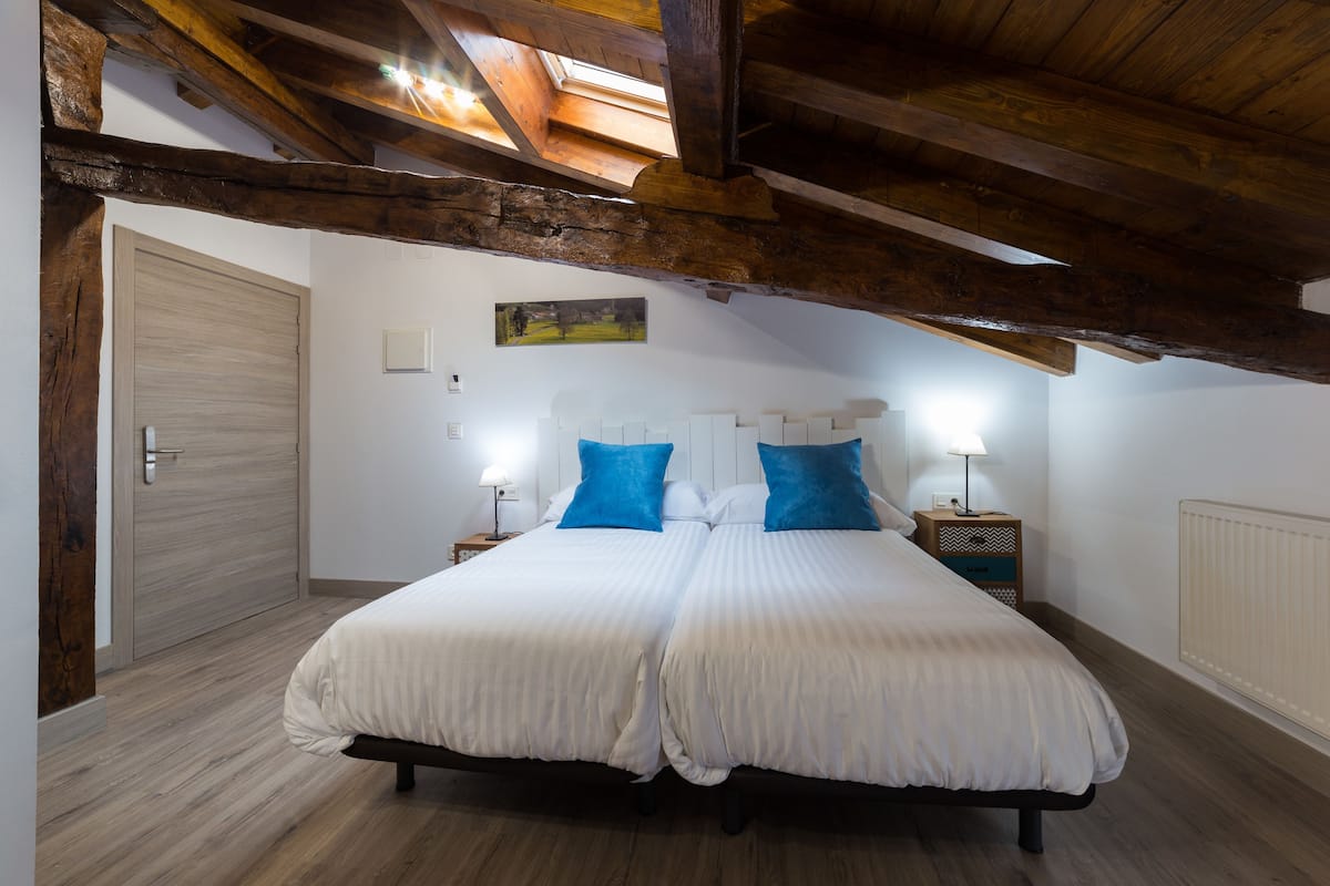 Suite Junior (302) | Literie de qualité supérieure, matelas mémoire de forme