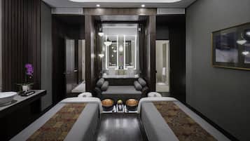 Couples treatment rooms, body treatments, aromatherapy, Thai massages