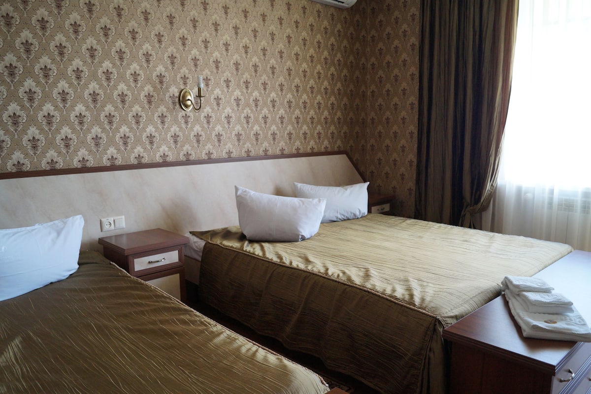 Comfort Triple Room | Premium bedding, minibar, in-room safe, desk