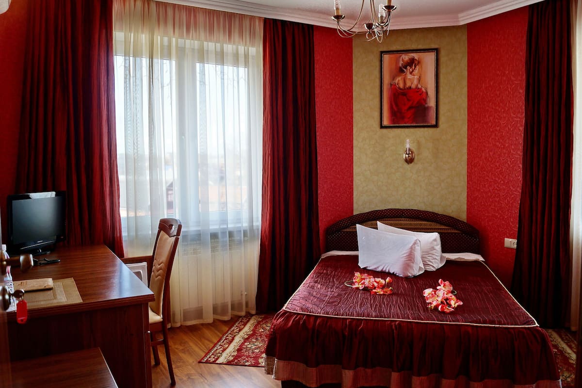 Standard Single Room | Premium bedding, minibar, in-room safe, desk