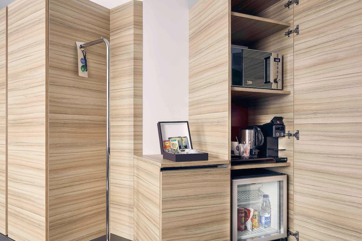 Premium bedding, minibar, in-room safe, blackout drapes