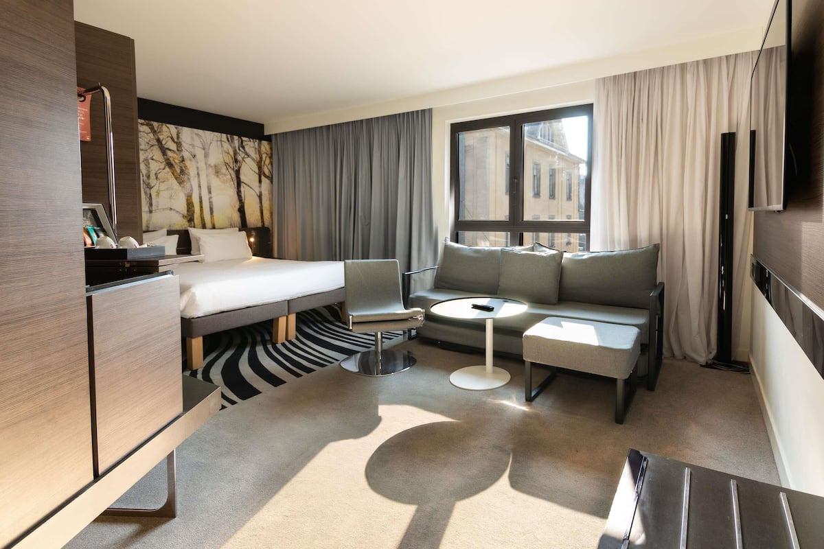Suite Supérieure, 1 lit double et 1 canapé-lit | Literie de qualité supérieure, minibar, coffres-forts dans les chambres