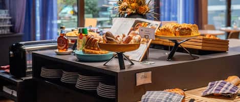 Frokostbuffé hver dag (EUR 17.50 per person)