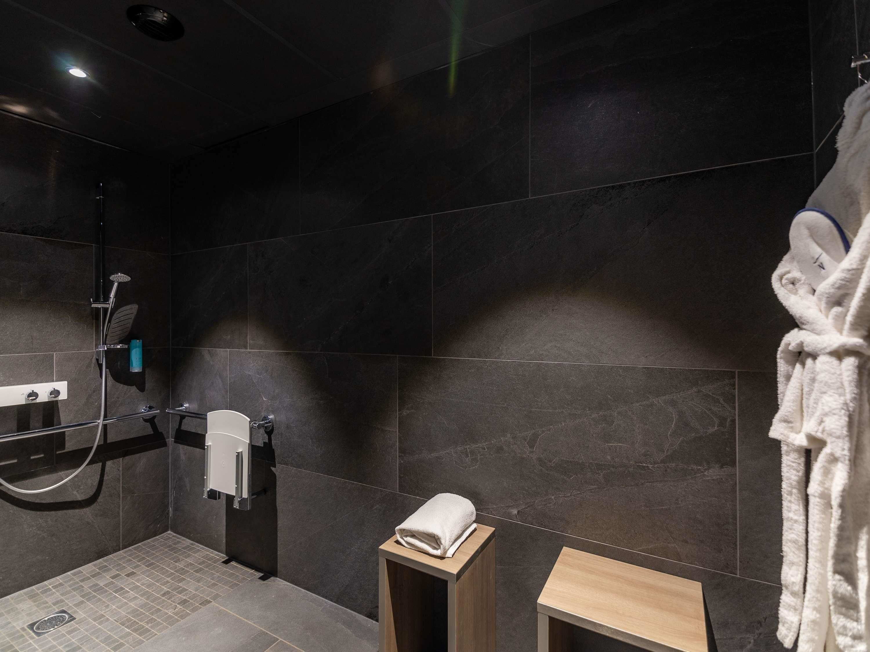 couples treatment room(s), sauna, steam room, massages