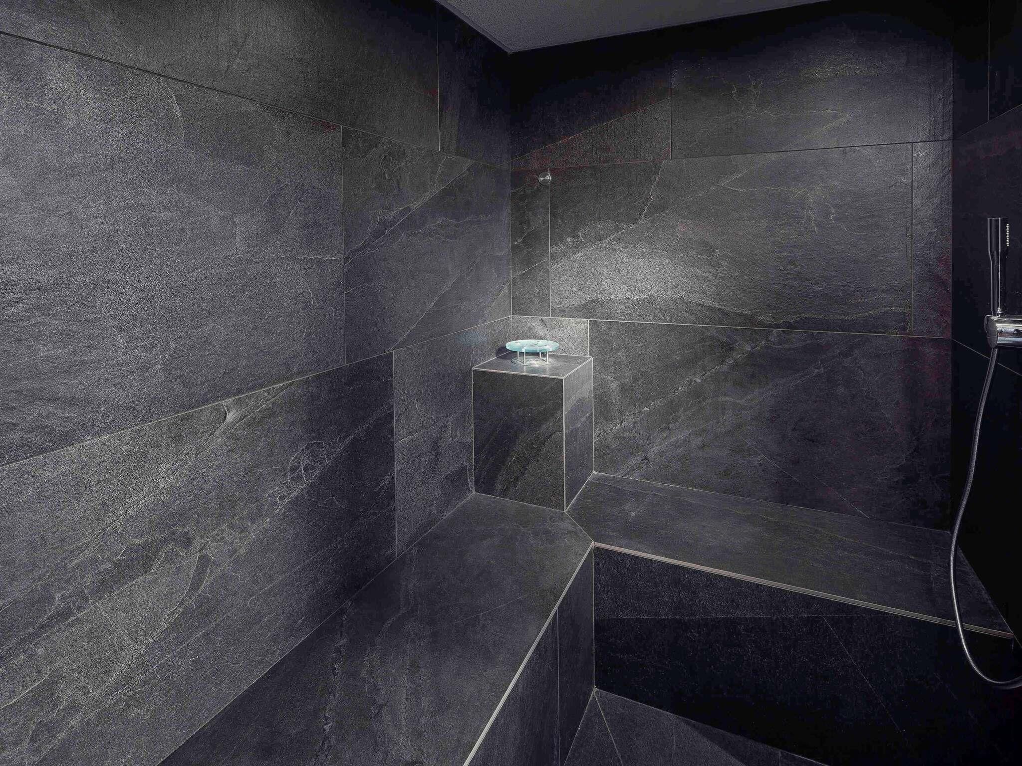Couples treatment room(s), sauna, steam room, massages