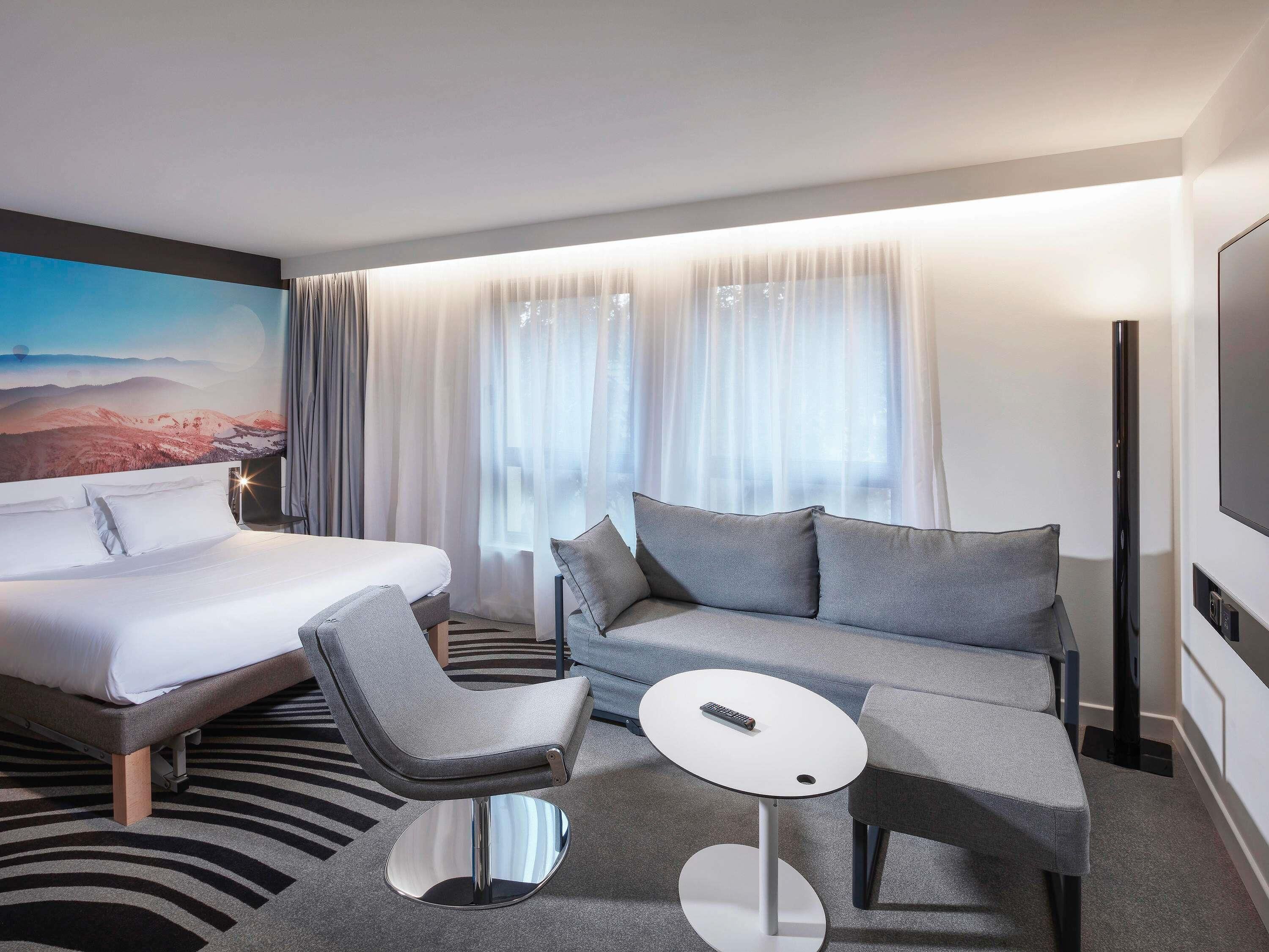 Ropa de cama de alta calidad y minibar 