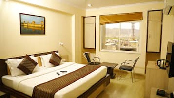 Quarto luxo | Cofres nos quartos, escrivaninha, quartos à prova de som