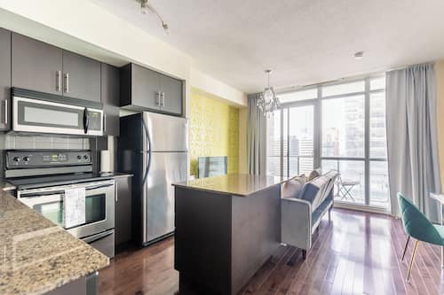 Luxury Apartment, 1 Bedroom, Kitchen, City View | Private kitchen | Full-size fridge, microwave, oven, stovetop