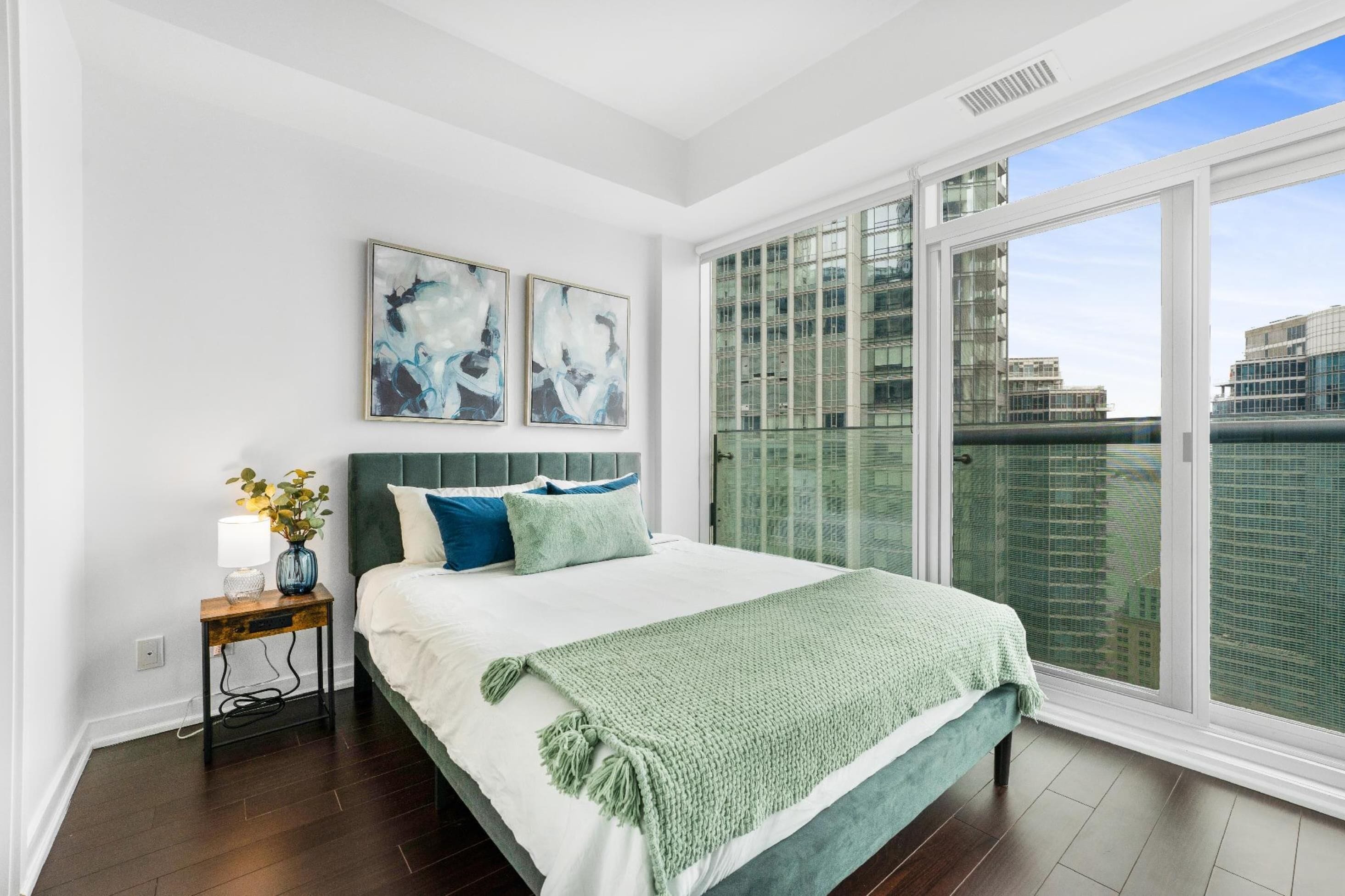 尊荣公寓, 3 间卧室, 厨房, 城市景观 | 特色装修、特色家居、办公桌、熨斗/熨衣板