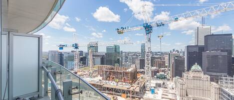 Signature Apartment, 1 Queen Bed with Sofa bed, City View | Terrace/patio