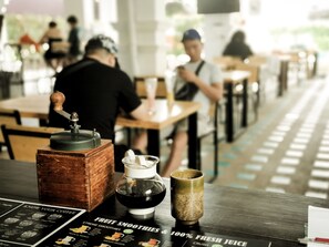 Coffee shop - Royal Night Bazaar Hotel (Chiang Mai)