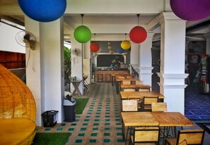 Coffee shop - Royal Night Bazaar Hotel (Chiang Mai)