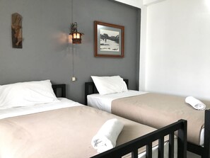 Basic Twin Room | Free WiFi - Royal Night Bazaar Hotel (Chiang Mai)