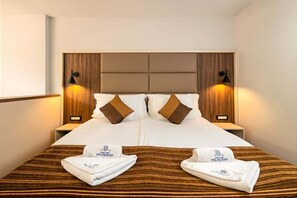 Minibar, in-room safe, desk, blackout curtains - Grand Hotel Velingrad (Velingrad)