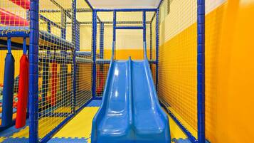 Aire de jeu intérieure pour enfants
