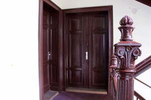 Comfort Apartment, Private Bathroom (Kurt-Schumacher-Str. 21 ) | Lobby - Leon Apartments (Leipzig)