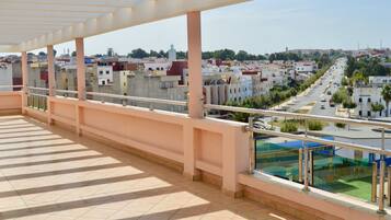 Panoramic Penthouse, 2 Bedrooms, Harbour View, Beachside | Terrace/patio