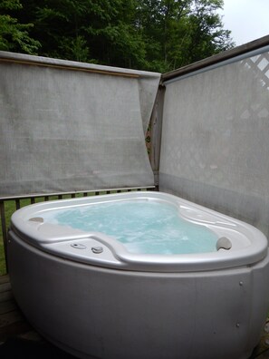 Hytte, 1 queensize-seng med sovesofa, spabadekar | Boblebad