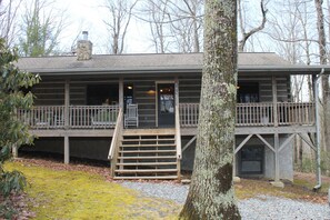 Cabin, 2 Bedrooms, 2 Bathrooms, Mountainside (No Hot Tub) | Front of property