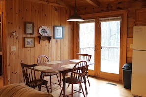 Cabin, 2 Bedrooms, 2 Bathrooms, Mountainside (No Hot Tub) | In-room dining