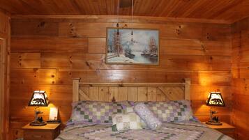 Cabin, 2 Bedrooms, 2 Bathrooms, Mountainside (No Hot Tub) | Bed sheets