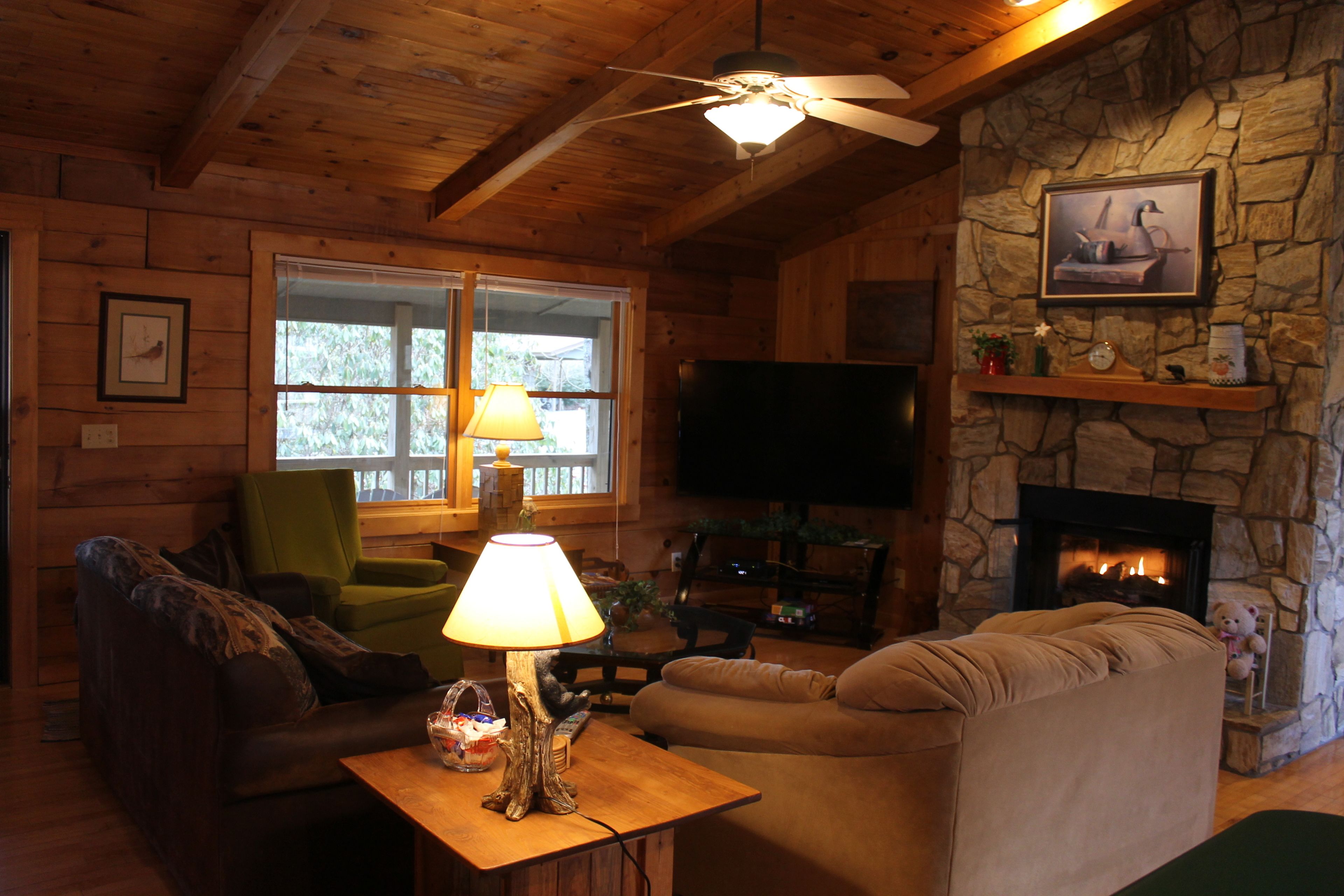 Cabin, 2 Bedrooms, 2 Bathrooms, Mountainside (No Hot Tub) | Living area | Flat-screen TV