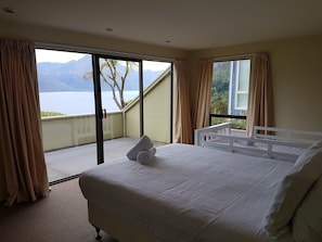 Executive Villa, 3 Bedrooms, Lake View