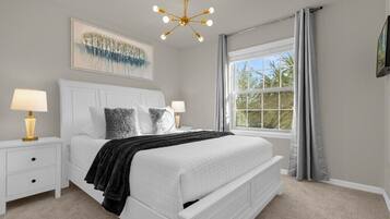 5 bedrooms, iron/ironing board, WiFi, bed sheets