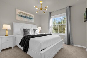 5 bedrooms, iron/ironing board, WiFi, bed sheets