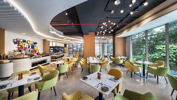 2 ristoranti, cucina internazionale