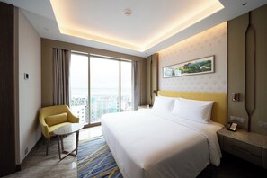 Minibar y caja de seguridad en la habitación 