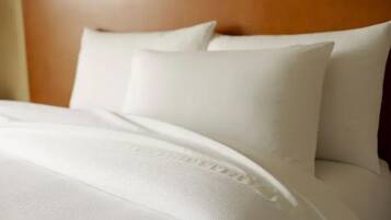 Minibar, in-room safe, desk, iron/ironing board