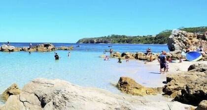 Mollymook Sands - Unit 14. Walk to cafes, shops and beach.