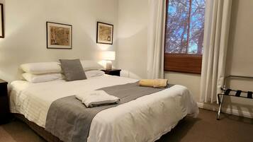 2 bedrooms, desk, iron/ironing board, free WiFi