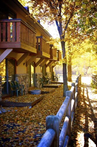 Great 2 bed townhouse. This is the best location in Ketchum!