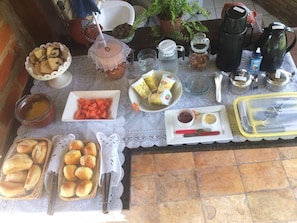 Free daily buffet breakfast