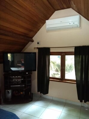 Interior - Acomodação Penedo (Itatiaia)