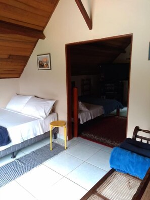 Iron/ironing board, free WiFi, bed sheets - Acomodação Penedo (Itatiaia)